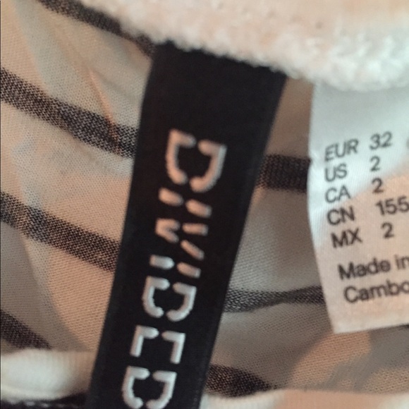 Striped tee with pink leopard bow on the front - Picture 3 of 5