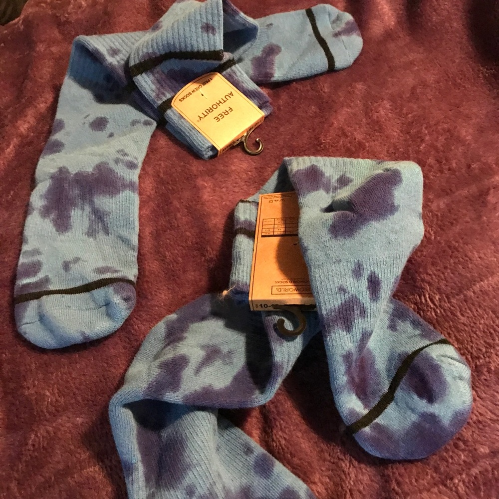MENS tie dye tie dyed Crew Socks NWT 1 pair blue - Picture 2 of 5