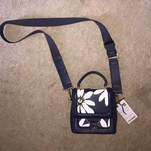 Daisy purse