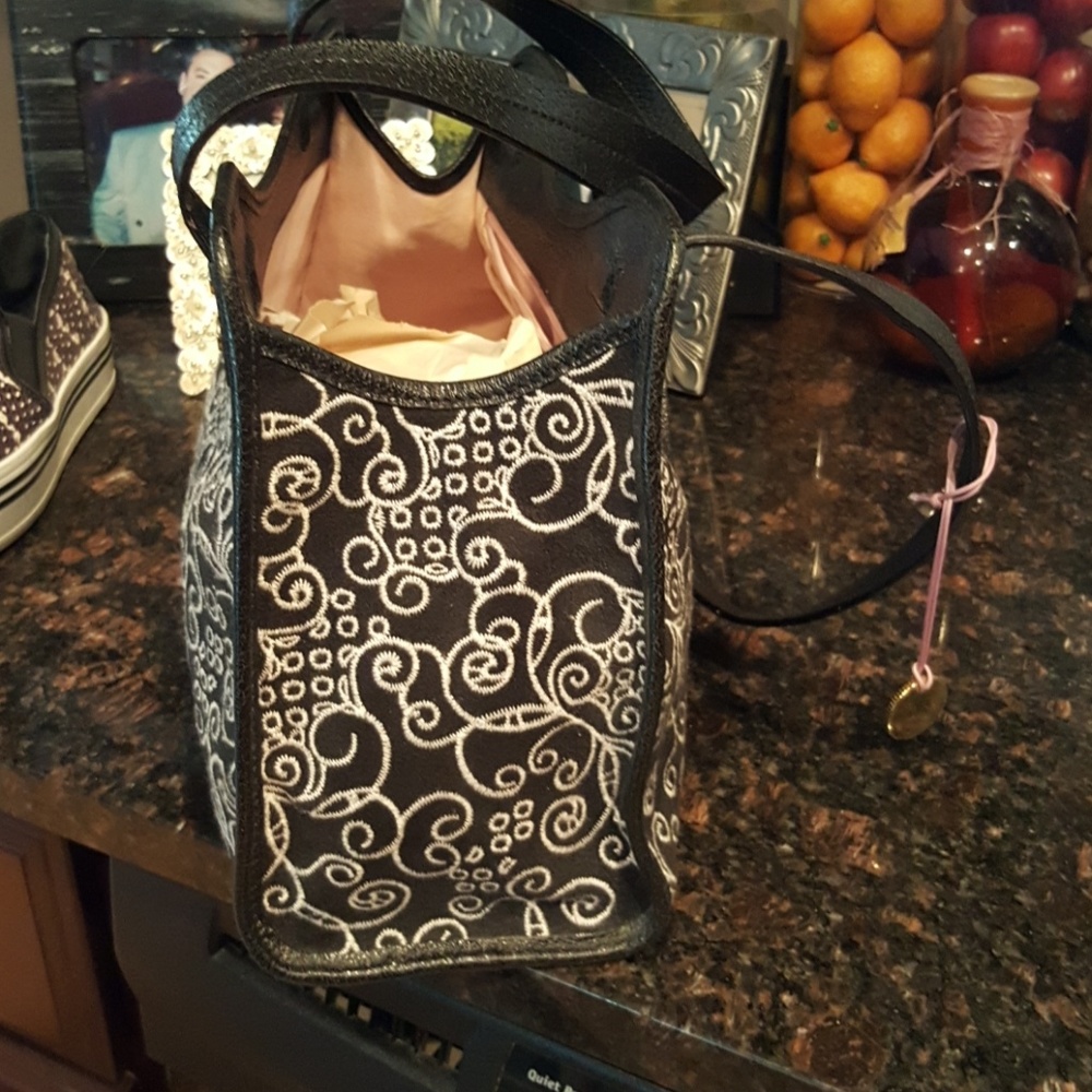 Designer Bag - Picture 2 of 3