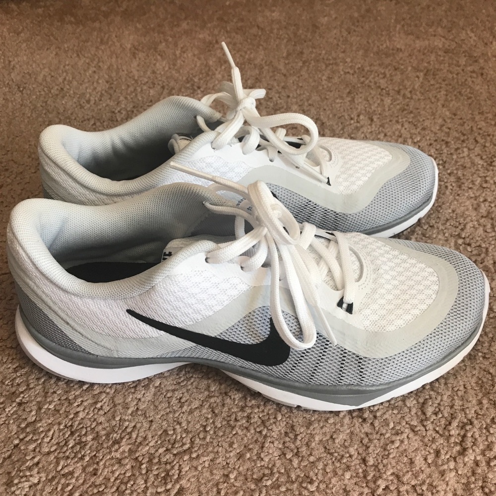 Nike tennis shoes