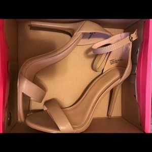 Nude one strap pumps