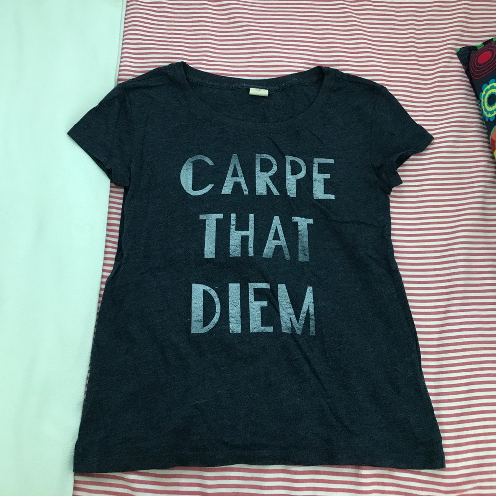 Hollister t shirt