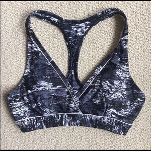 Athleta plunging sports bra size S