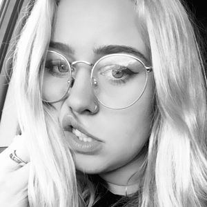 Meet your Posher, Lynnzee