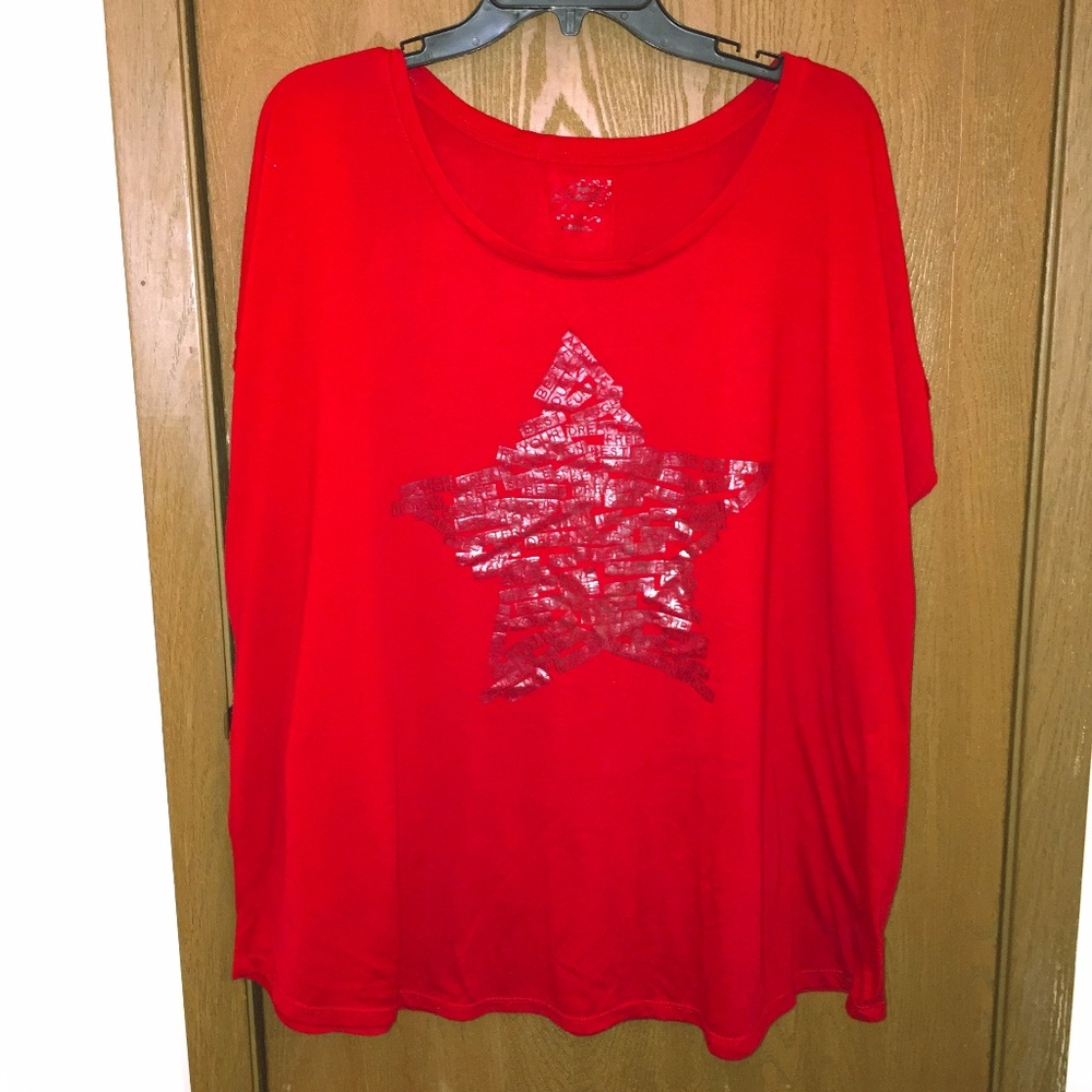 Style & Co red tee w/ shiny worded star