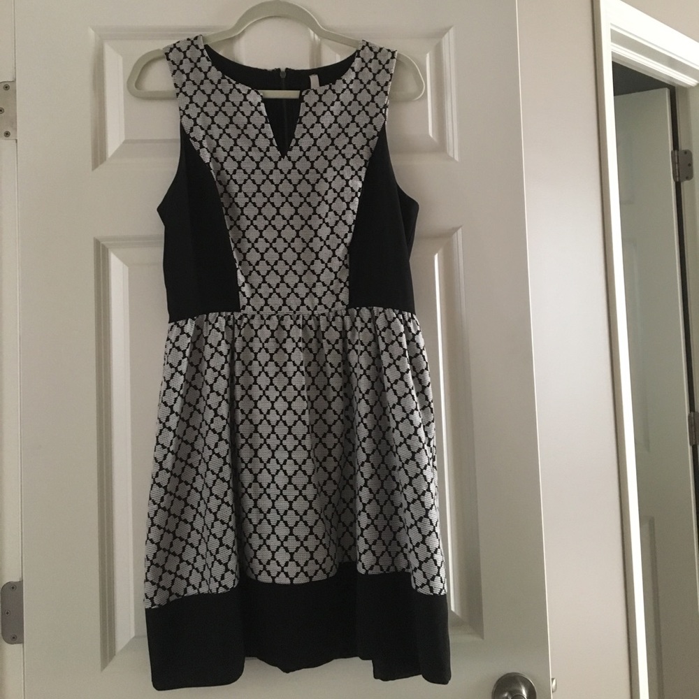 Kensie black and cream print dress