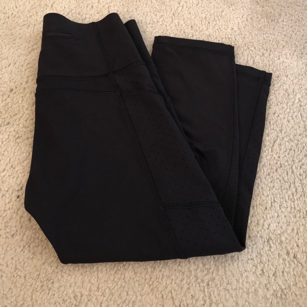 Lululemon crop black leggings with pockets