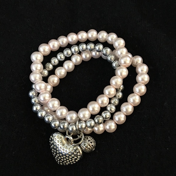 Pearls staking bracelet with pendants - Picture 1 of 2