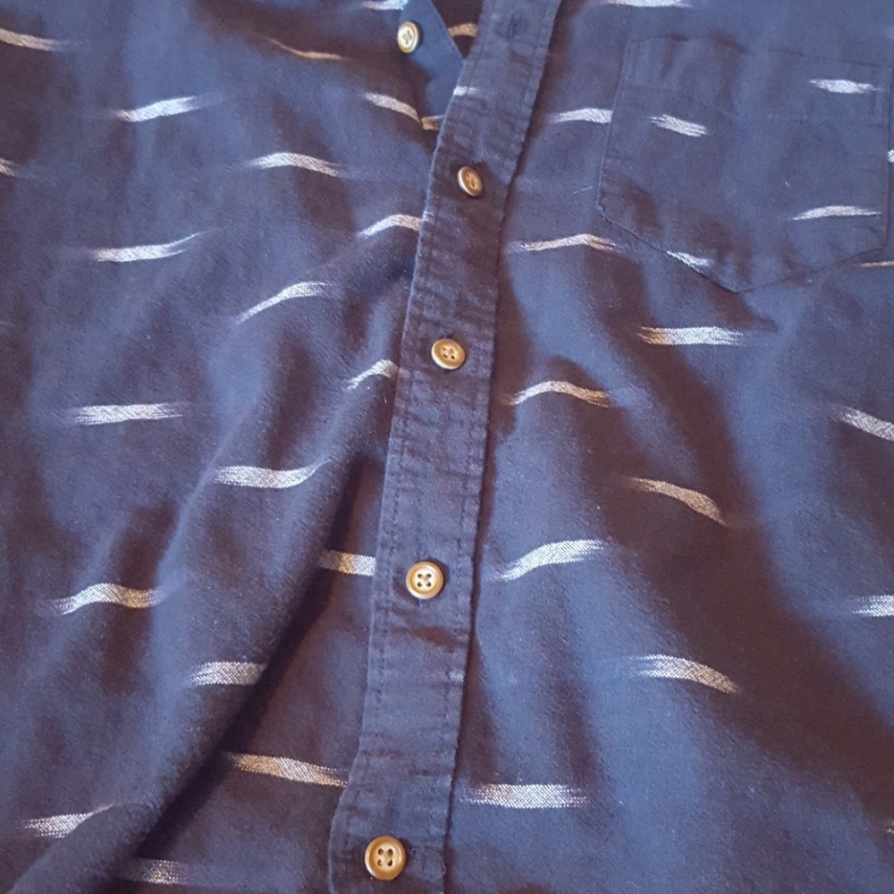 American Eagle Shirt - Picture 2 of 3