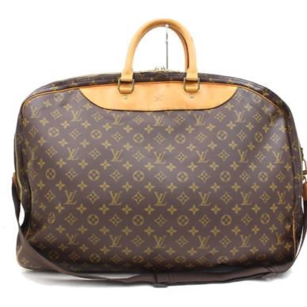 ❌❌SOLD❌❌ Louis Vuitton Travel Alize 2 Pouches