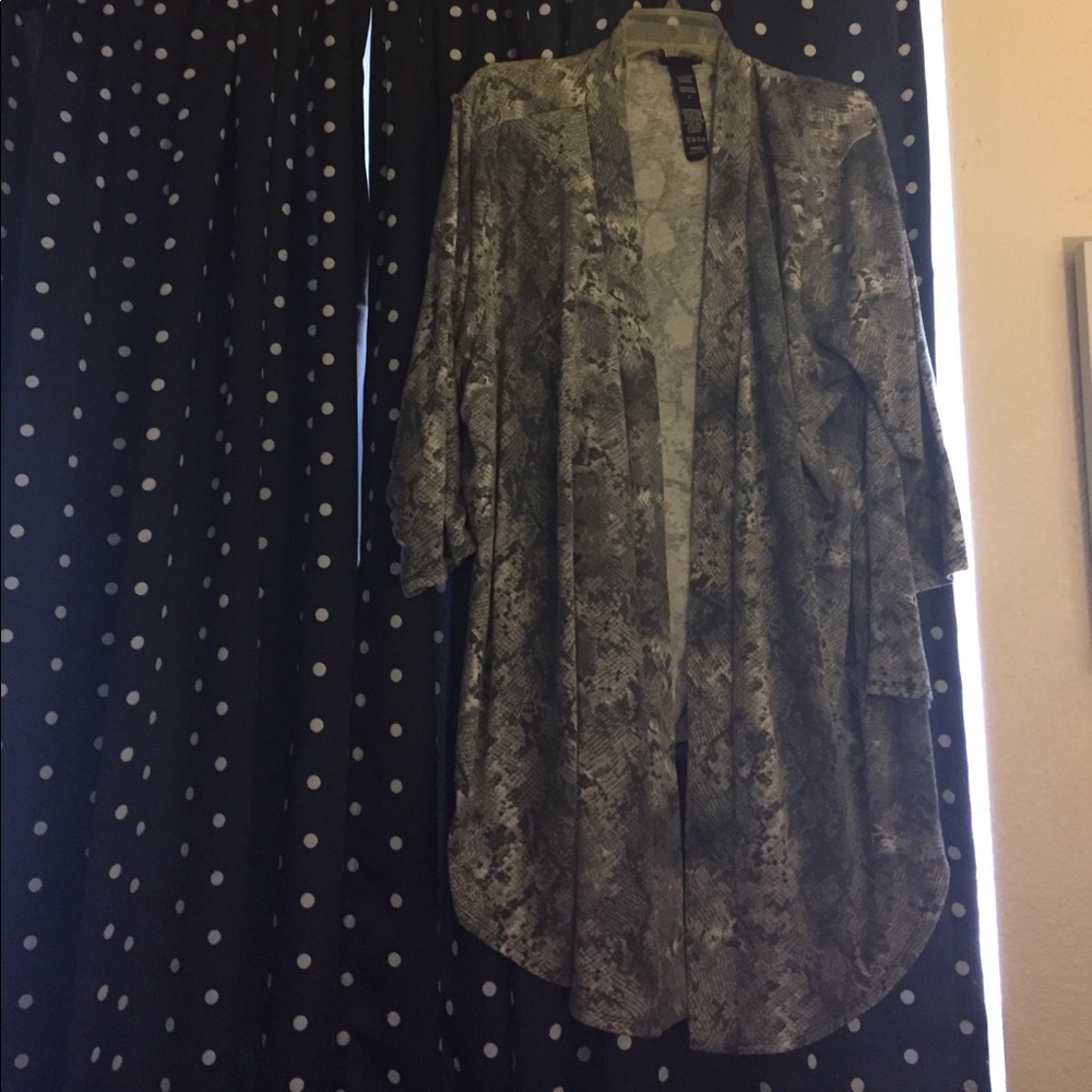 Soft knit open cardigan Torrid 4 gray print