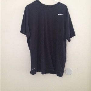 NIKE men's XXL black short sleeve tee