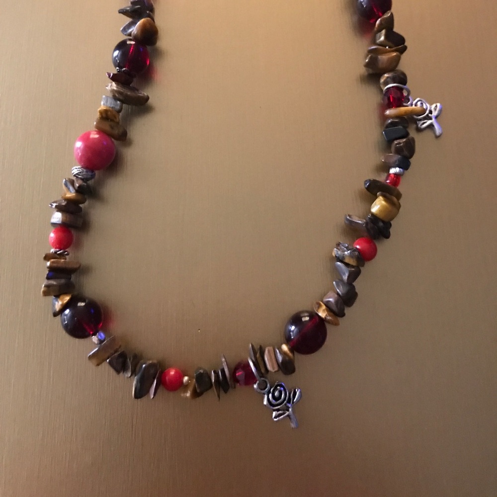 Brown red & silver beaded necklace w/ ♥️ Clasp