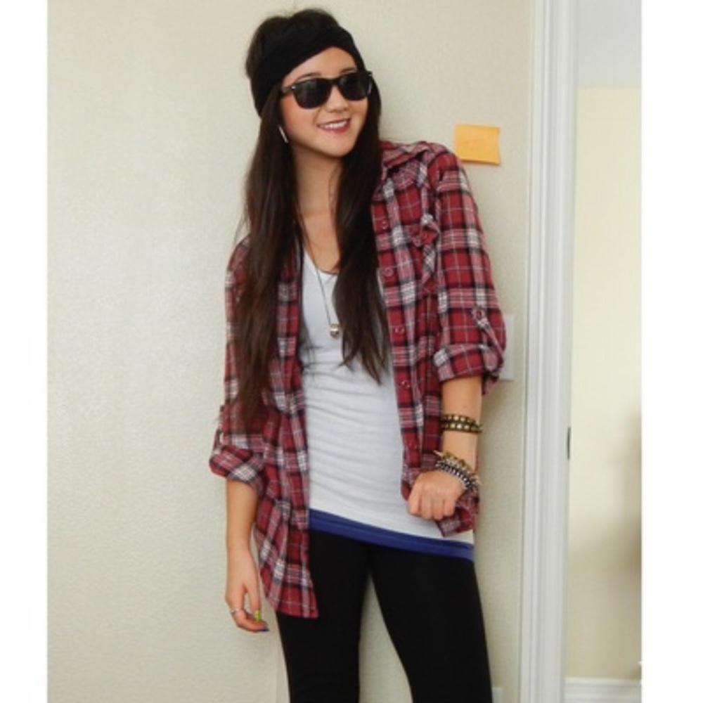 Forever 21 Women's Black Red and White Flannel