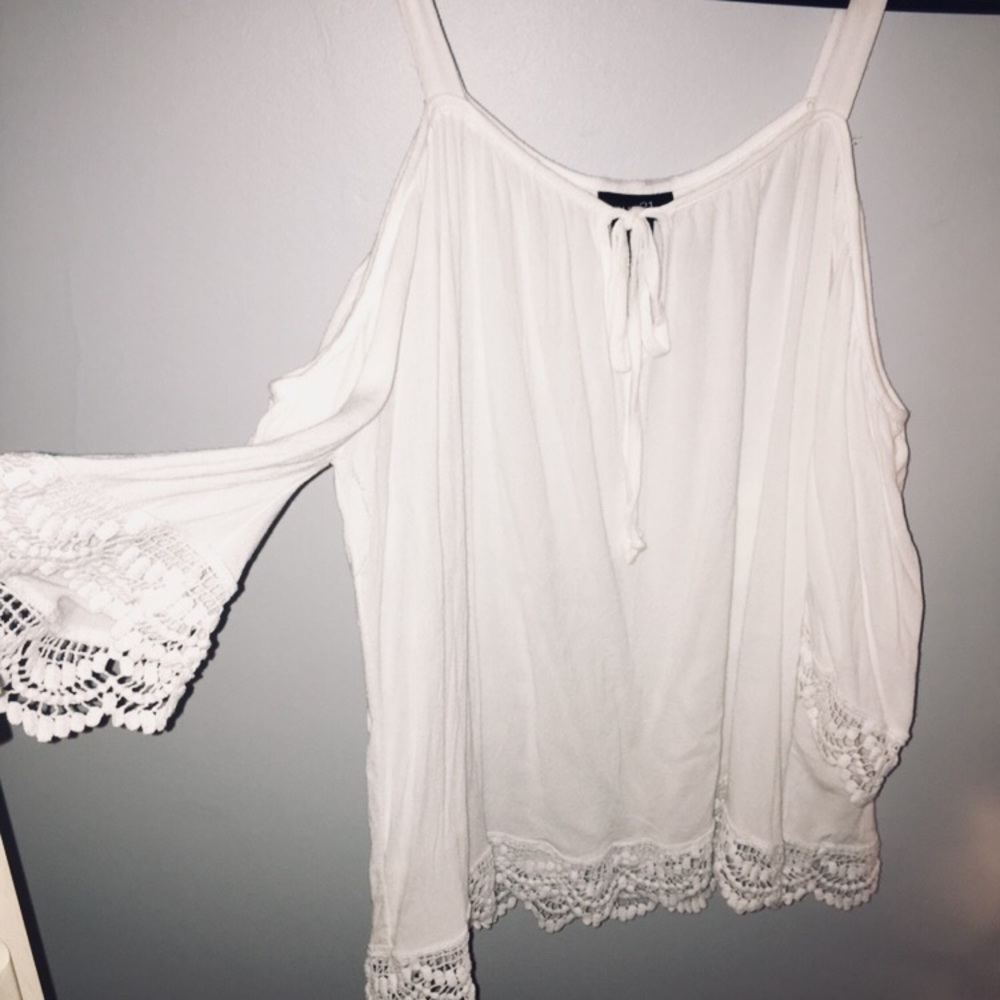 off the shoulder shirt, SIZE M