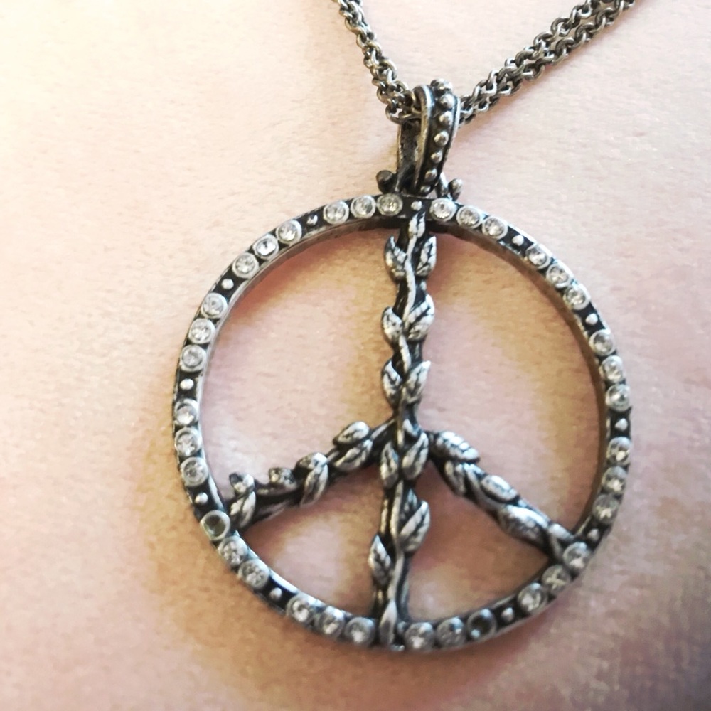 Lucky Brand 🍀 Silver Peace Sign Pendant Necklace