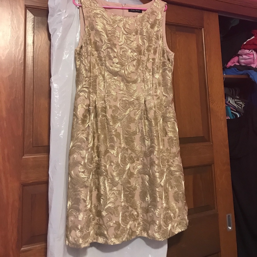 Beautiful Gold Ivanka Trump Dress