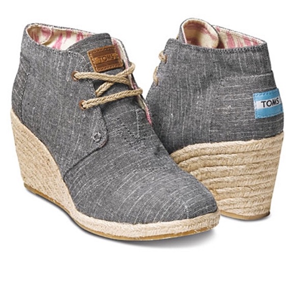 Toms Shoes - NWT TOMS Desert Chambray Bootie