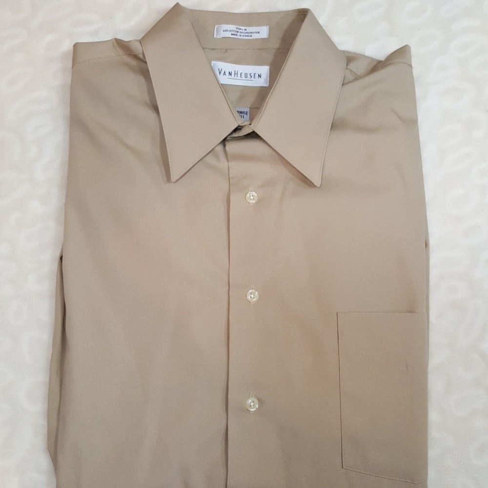 Long sleeve men's dress shirt