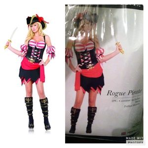 Women's pirate costume