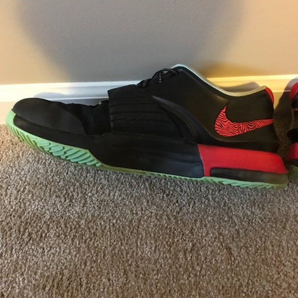 KD 7 Good Apples: Size 12 - Picture 3 of 5