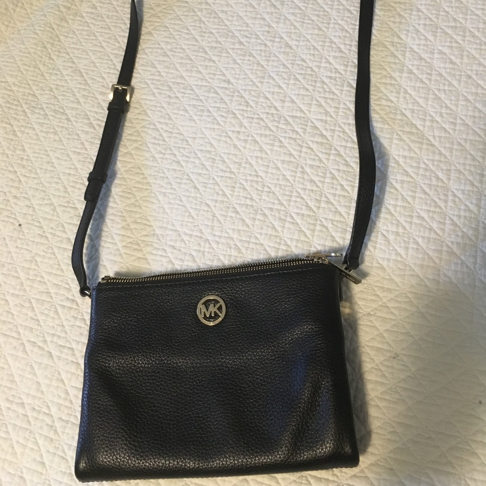 Large Pebbled Leather Black Michael Kors Crossbody