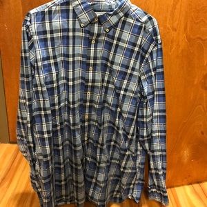 Men’s button down southern tide shirt.