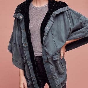 LIGHTLY WORN - Todra Cape - Green - Small