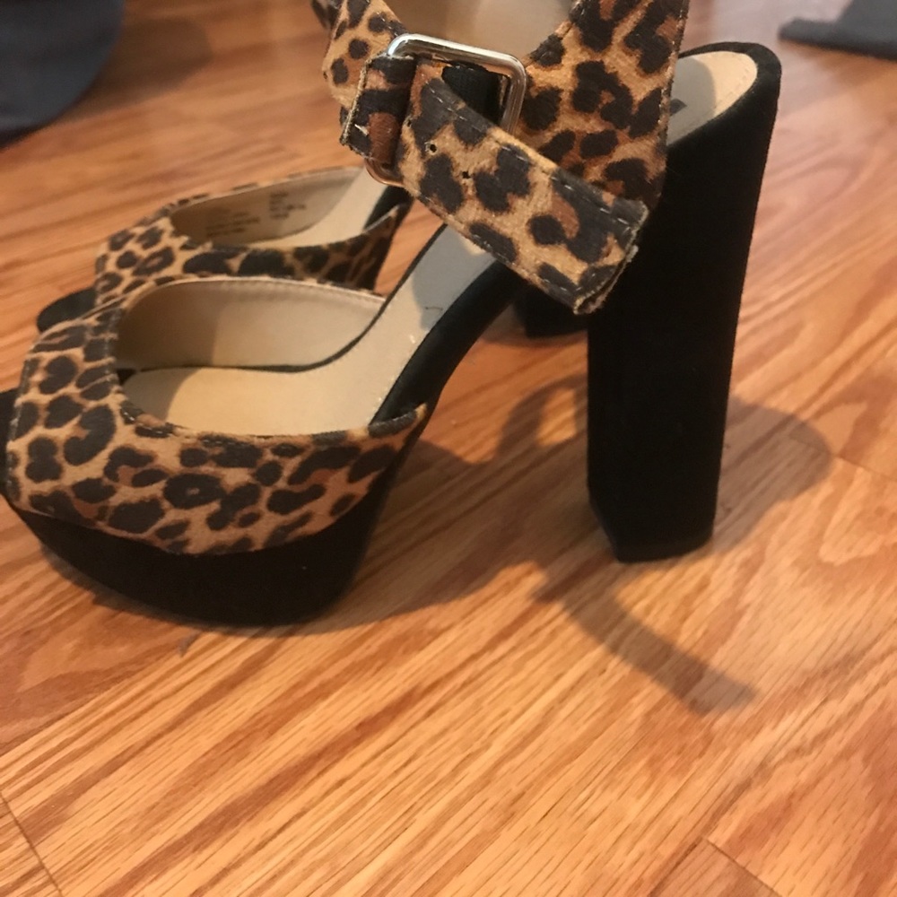 Leopard print platforms - Picture 2 of 3