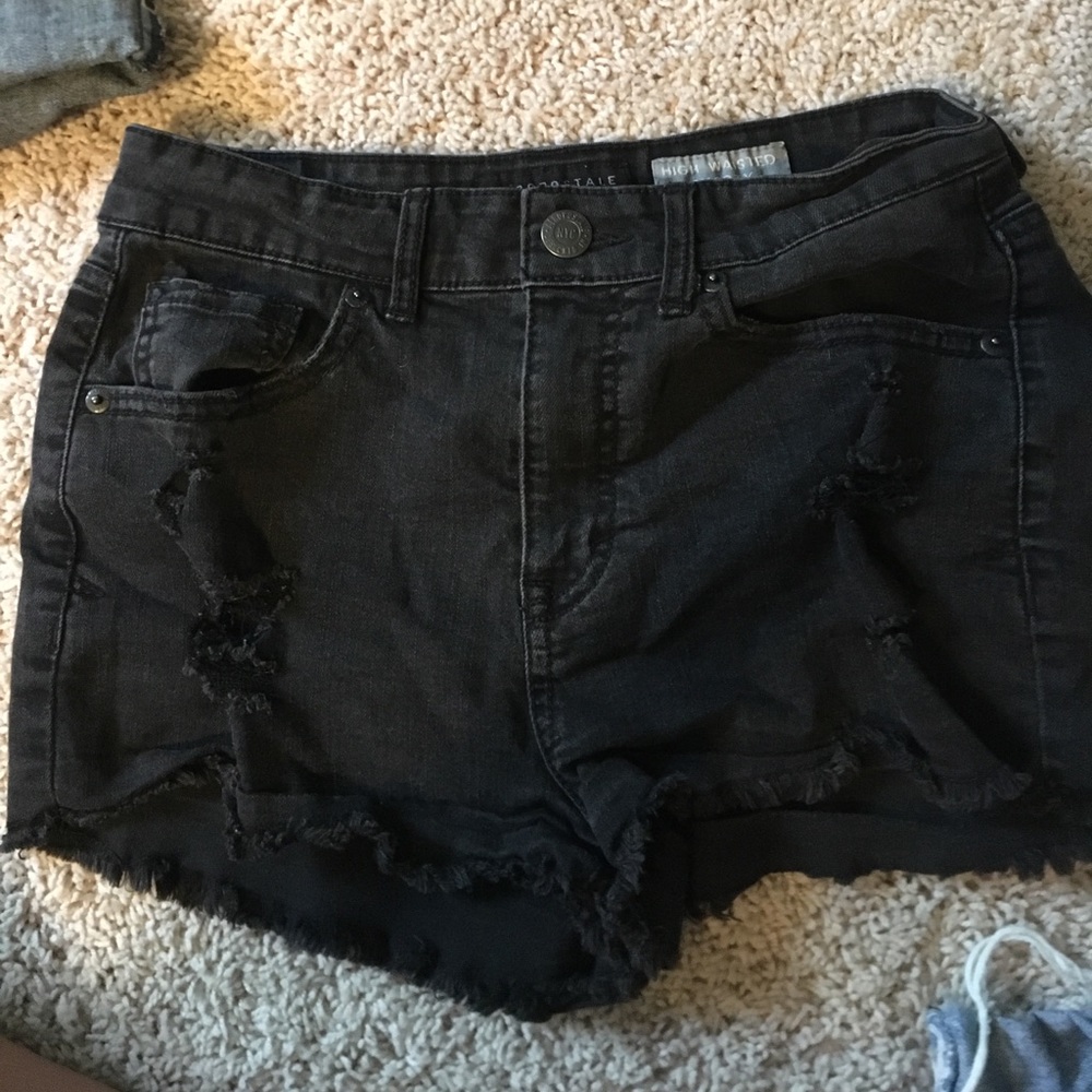 Black Aeropostale denim shorts