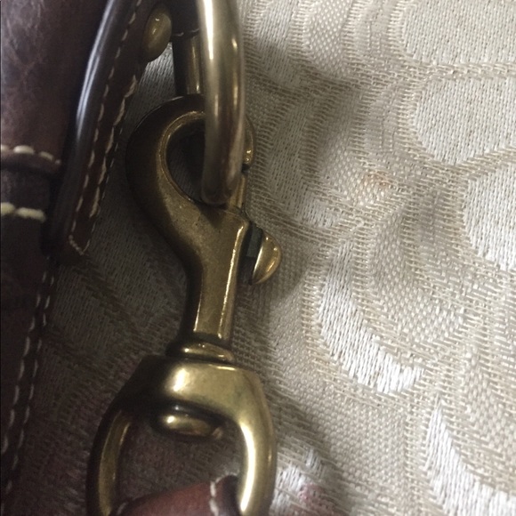 COACH SIGNATURE DUFFLE BAG - Picture 2 of 8