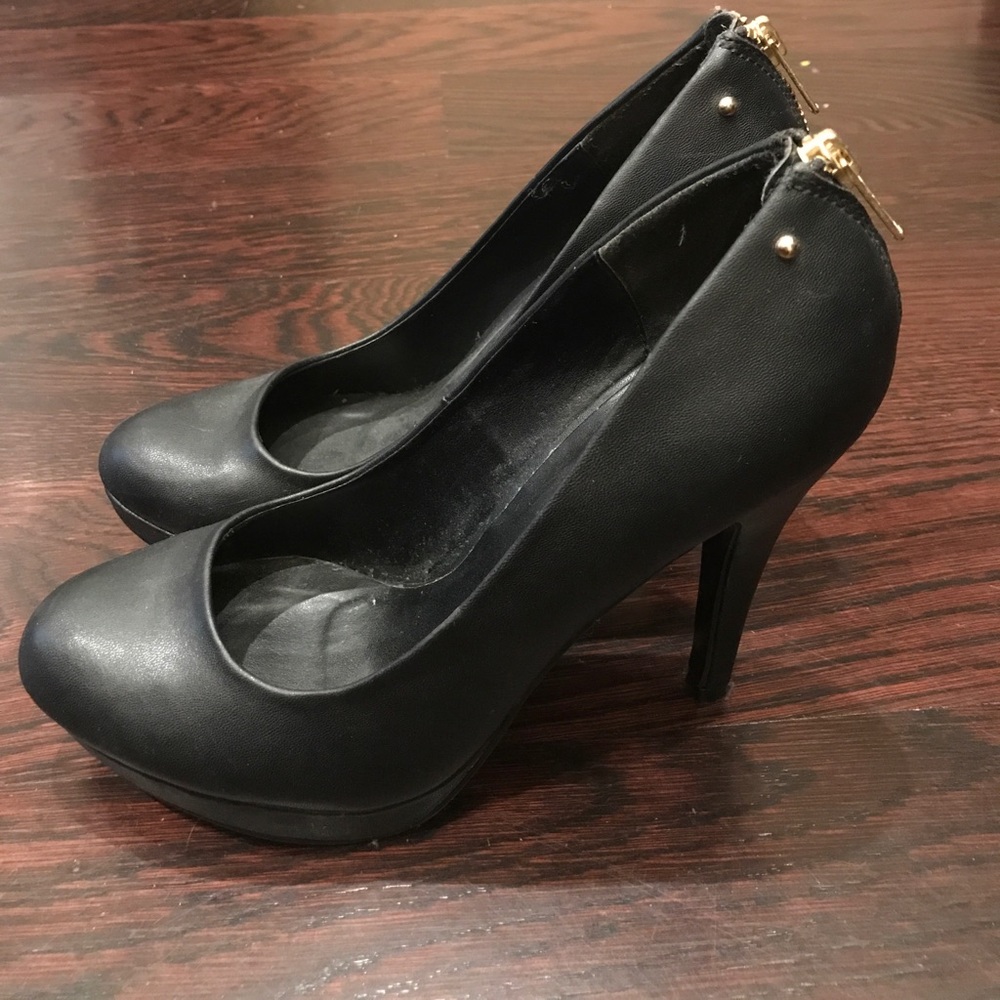 Black heels for sale!