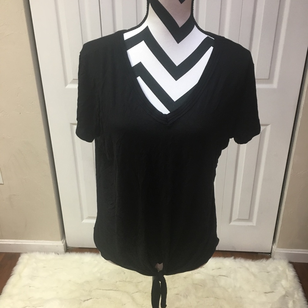 Kim & Camil black top size large