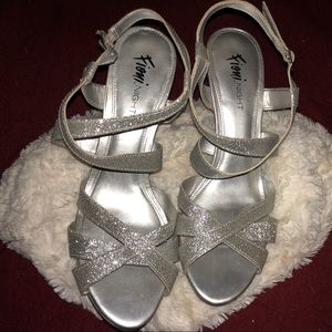 Fioni Night glitter silver heels
