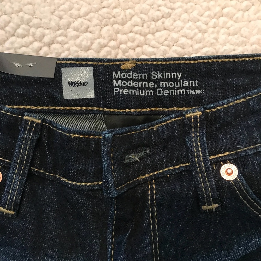 🆕🎉Mossimo Skinny Jeans🎉 - Picture 2 of 4