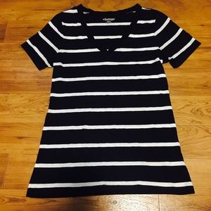 🔐Old Navy Vintage tee🔐