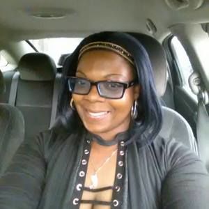 Meet your Posher, Rena