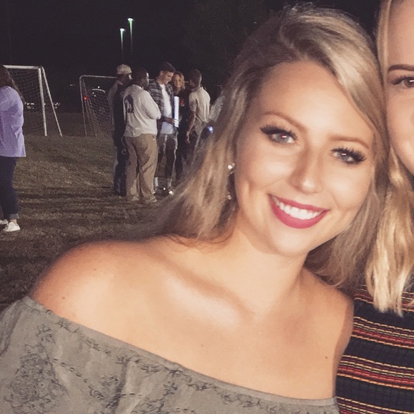 Meet your Posher, Julie - Picture 3 of 3