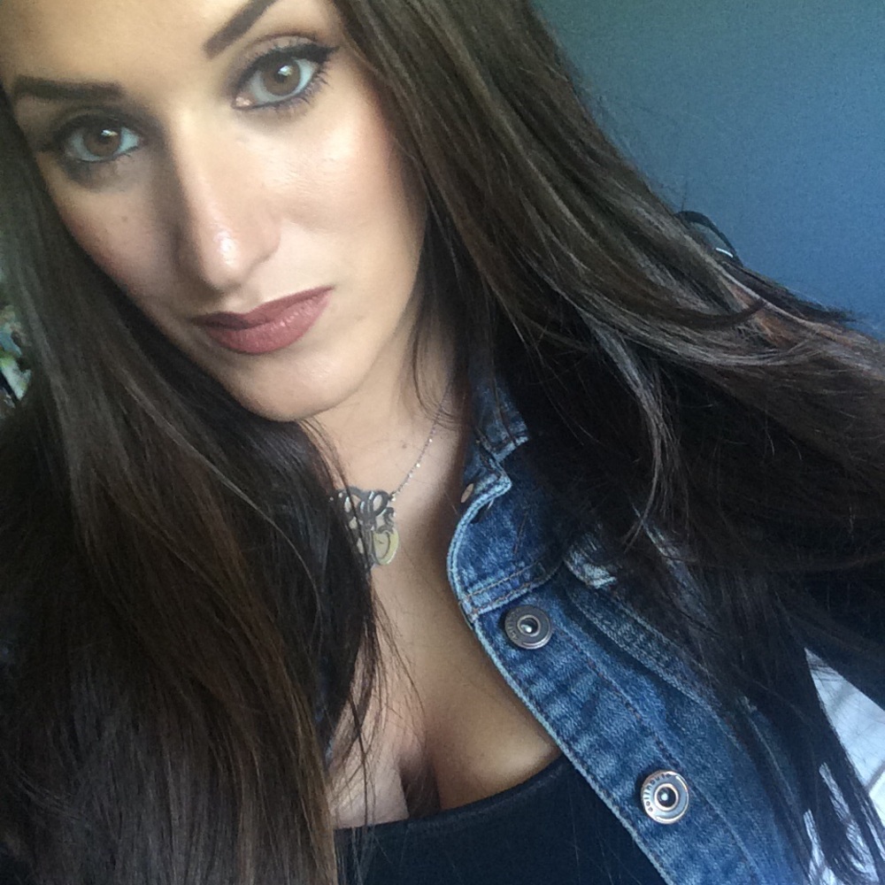 Meet your Posher, Nicole