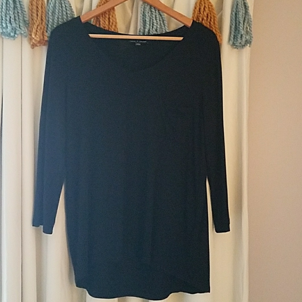 EUC Black Cable & Gauge shirt