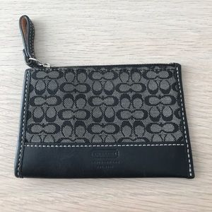 OFFERS WELCOME: Coach card holder
