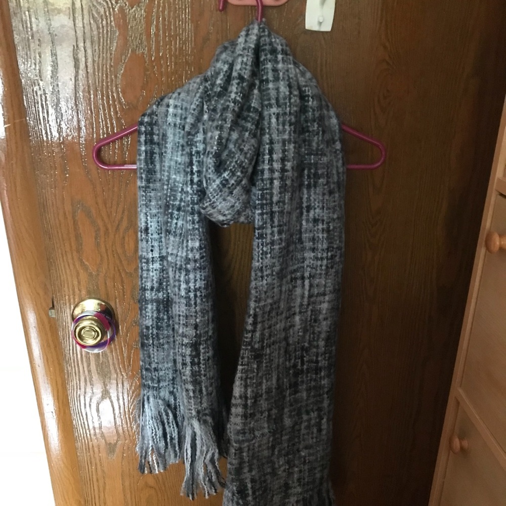 BNWT H&M Scarf