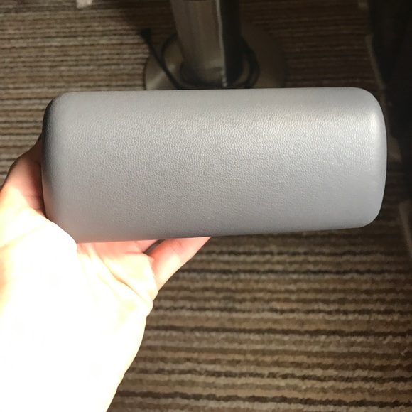 Brand new Zac Posen sunglasses case - Picture 3 of 5