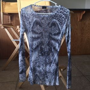 Gray and white Daytrip shirt