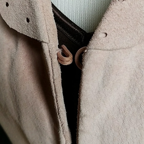 Soft pink buttery suede jacket w/ laser-cut Collar - Picture 4 of 8