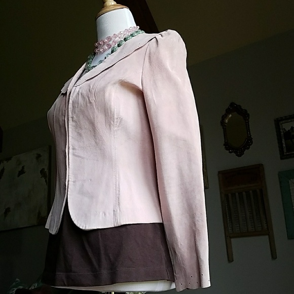 Soft pink buttery suede jacket w/ laser-cut Collar - Picture 5 of 8
