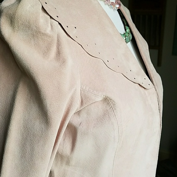 Soft pink buttery suede jacket w/ laser-cut Collar - Picture 7 of 8