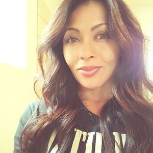 Meet your Posher, Deena