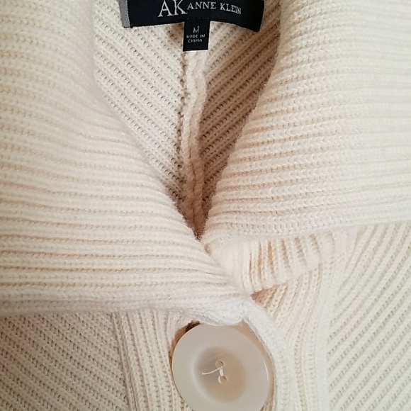 Sweater - Picture 2 of 4